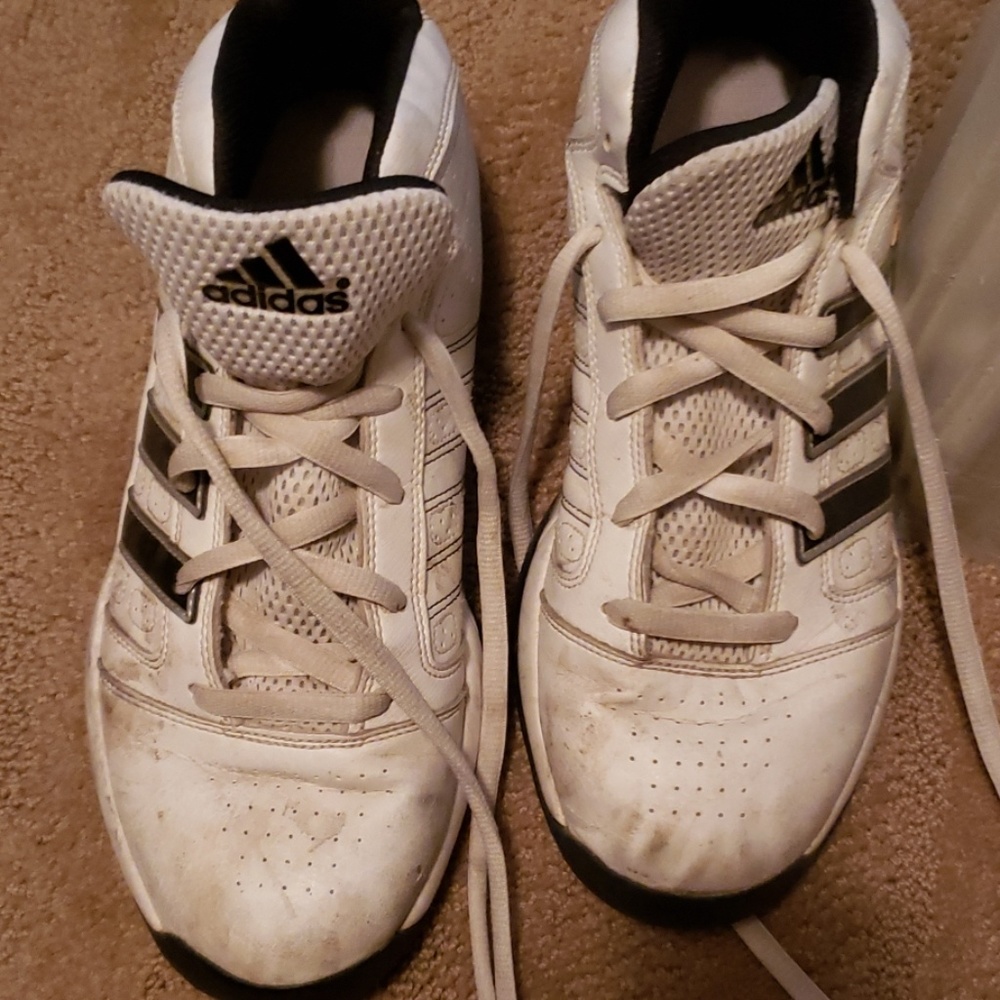 Adidas tennis shoes